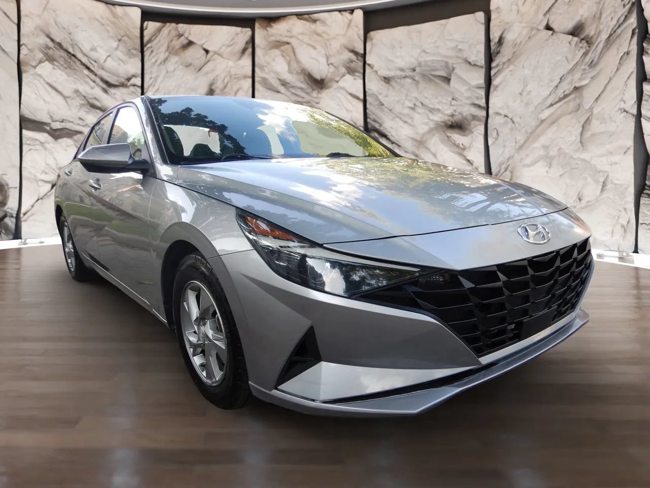 Used 2023 Hyundai Elantra SE FWD image 3