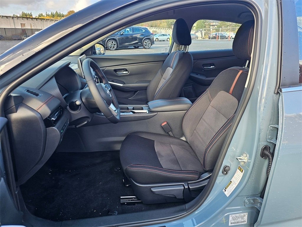 New 2025 Nissan Sentra SR image 18