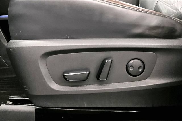 Used 2023 Nissan Pathfinder Platinum w/ Cargo Package AWD/4WD image 32