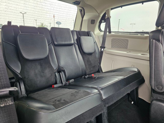 Used 2015 Chrysler Town & Country Limited FWD image 15