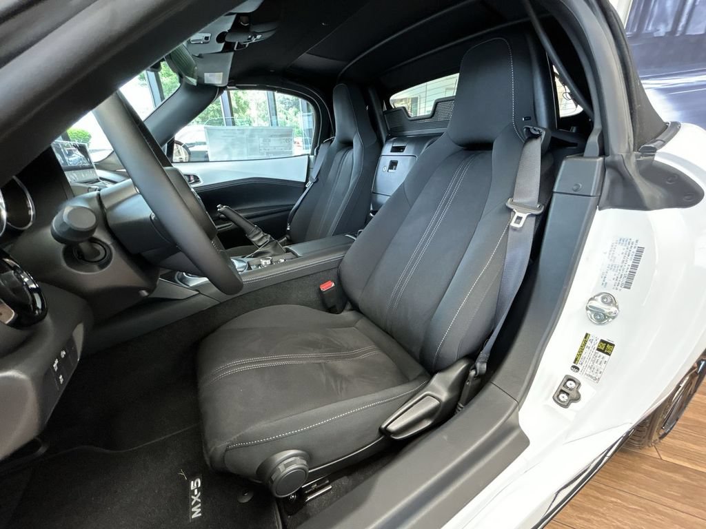 New 2026 MAZDA MX-5 Miata Club w/ Appearance Package RWD image 11