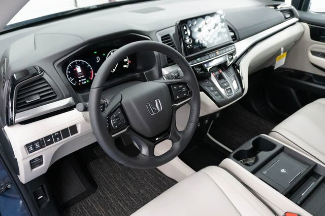 New 2026 Honda Odyssey Touring image 3