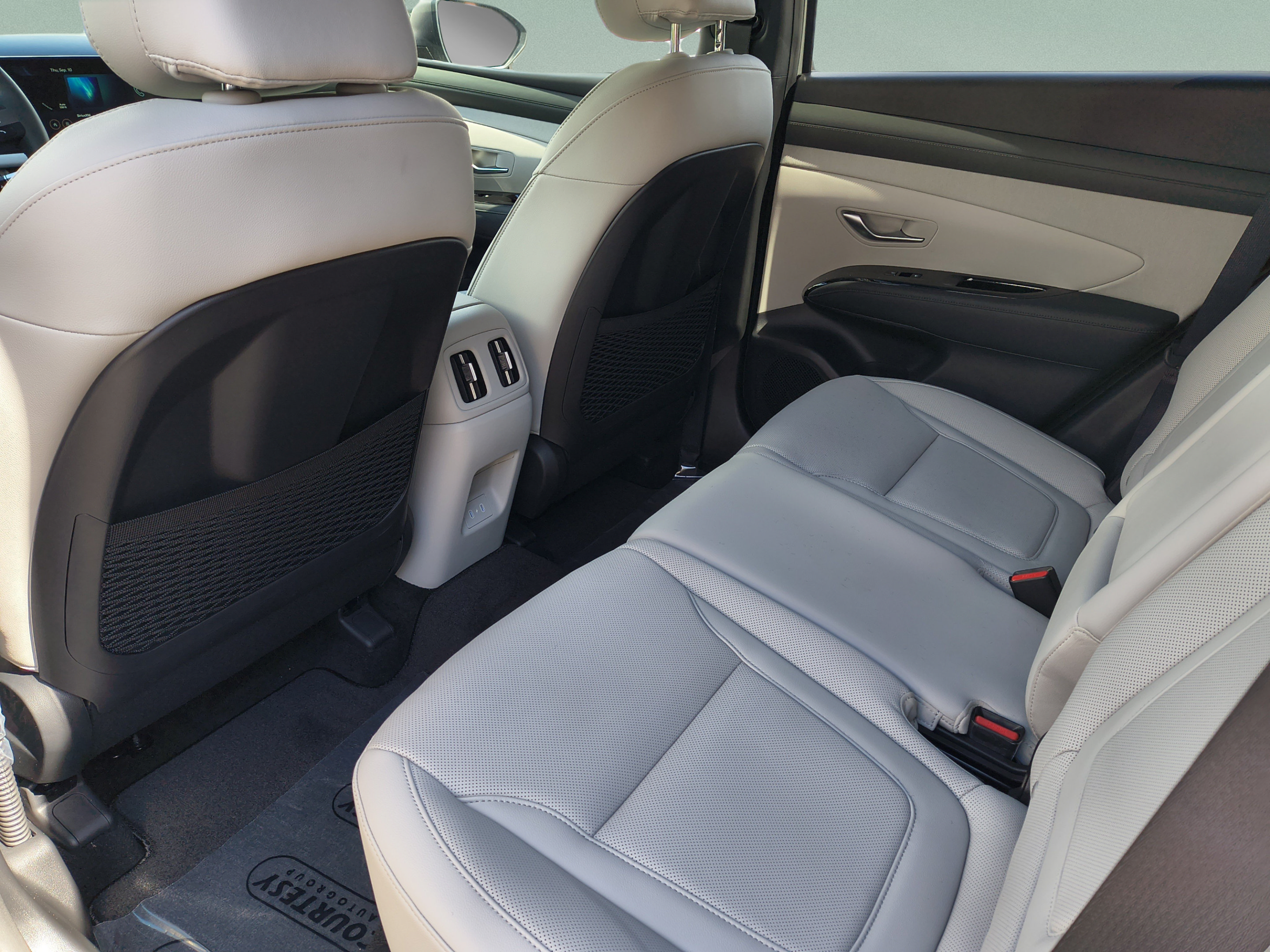New 2026 Hyundai Tucson Limited FWD image 16