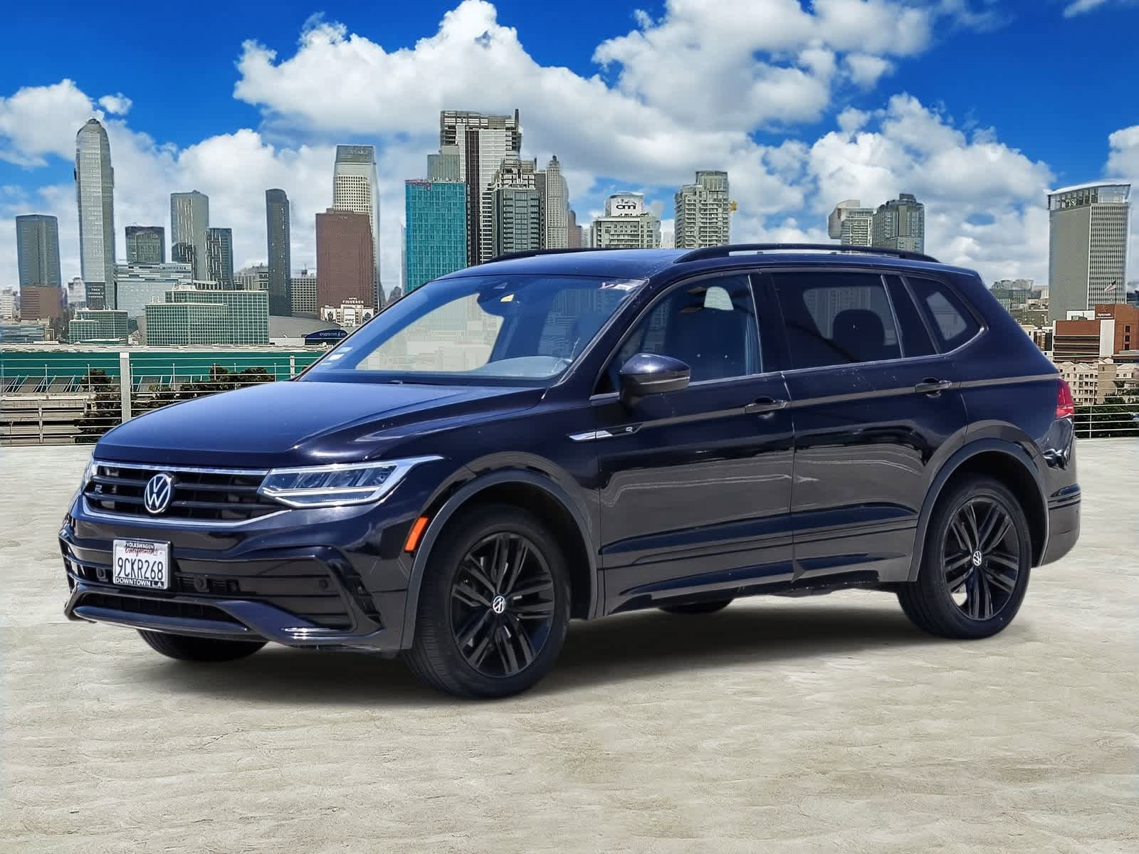 Certified 2022 Volkswagen Tiguan SE R-Line FWD image 1