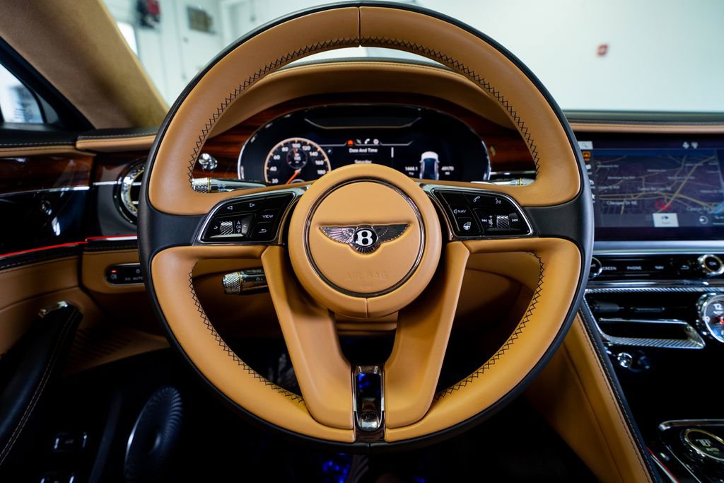 Used 2020 Bentley Flying Spur W12 image 38