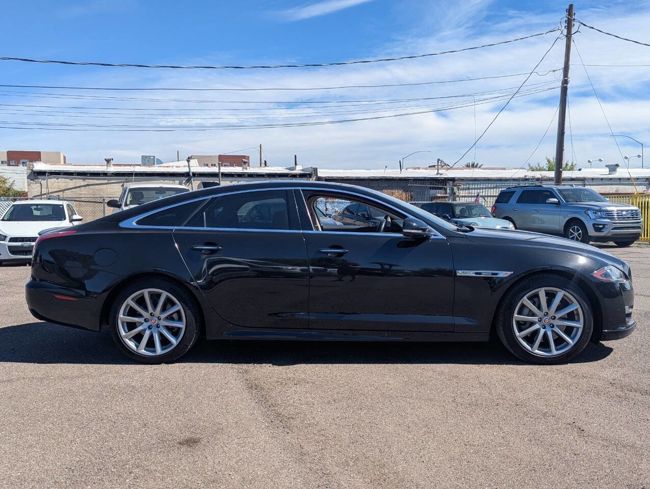 Used 2019 Jaguar XJ R-Sport image 2