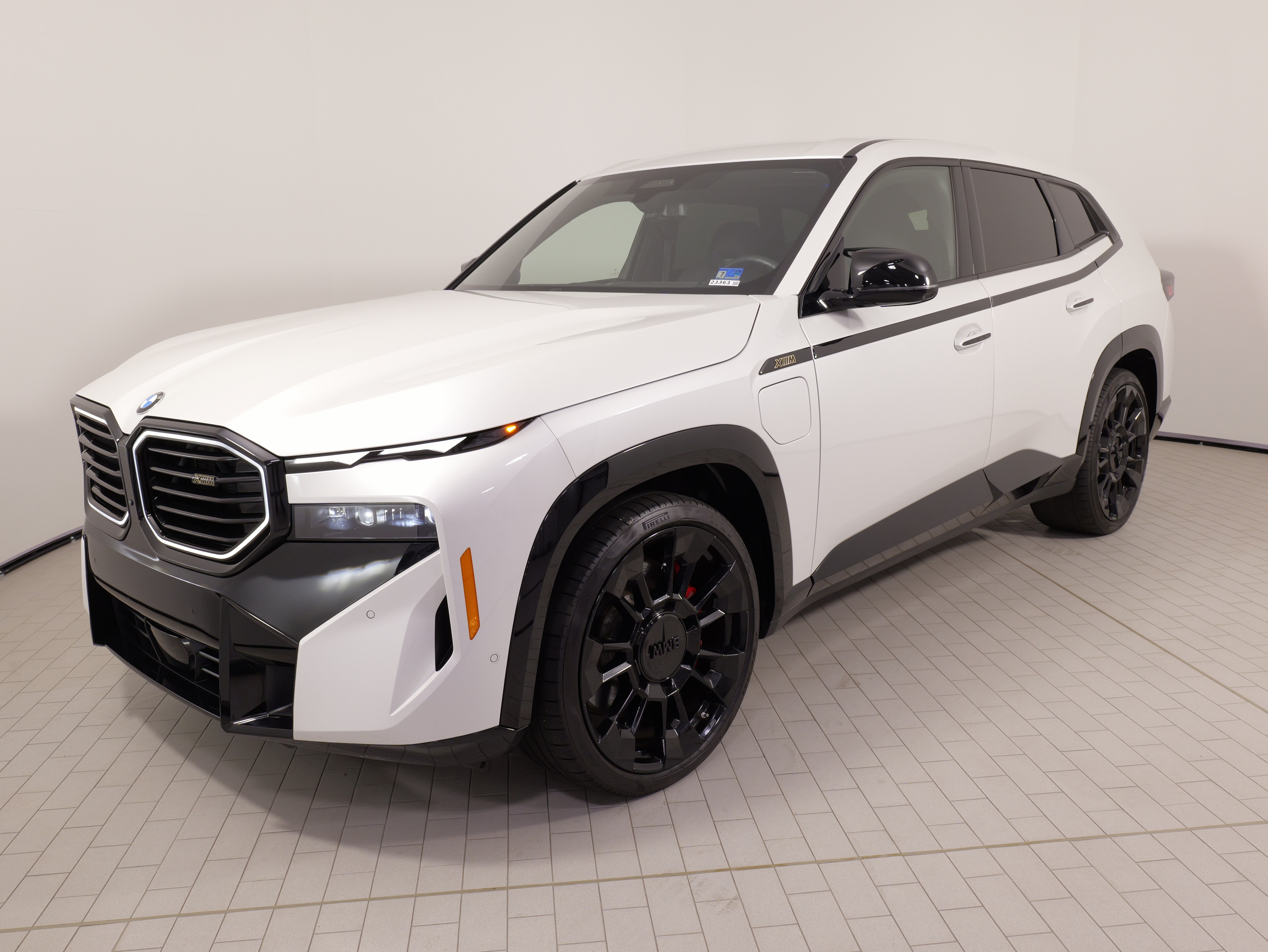 Used 2025 BMW XM AWD/4WD image 4