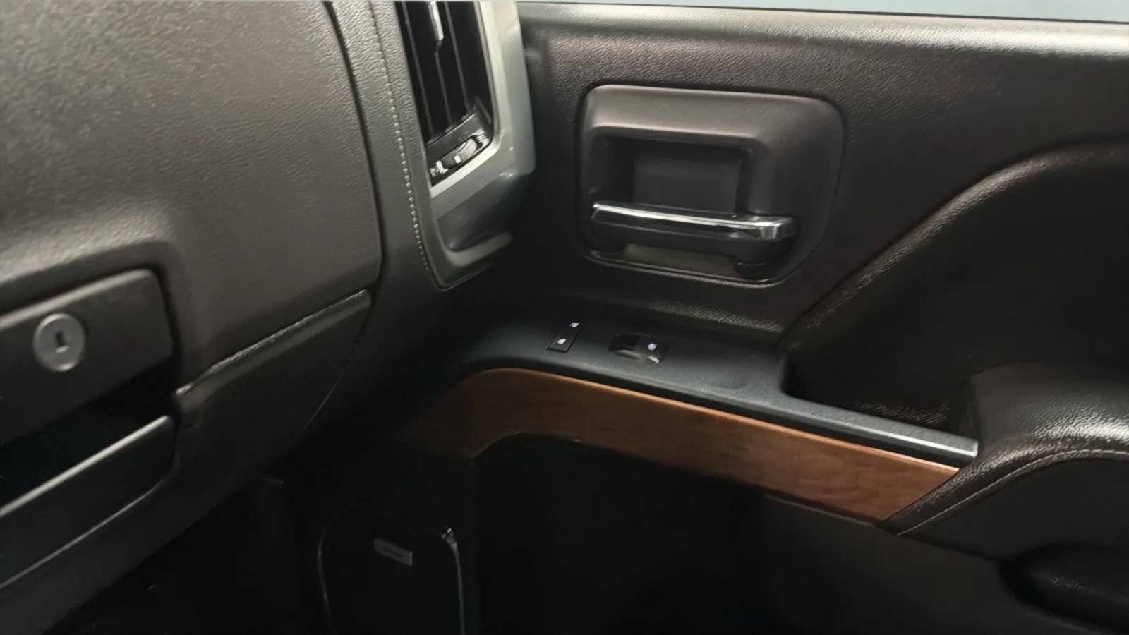 Used 2016 Chevrolet Silverado 1500 LTZ w/ Sport Package RWD image 16