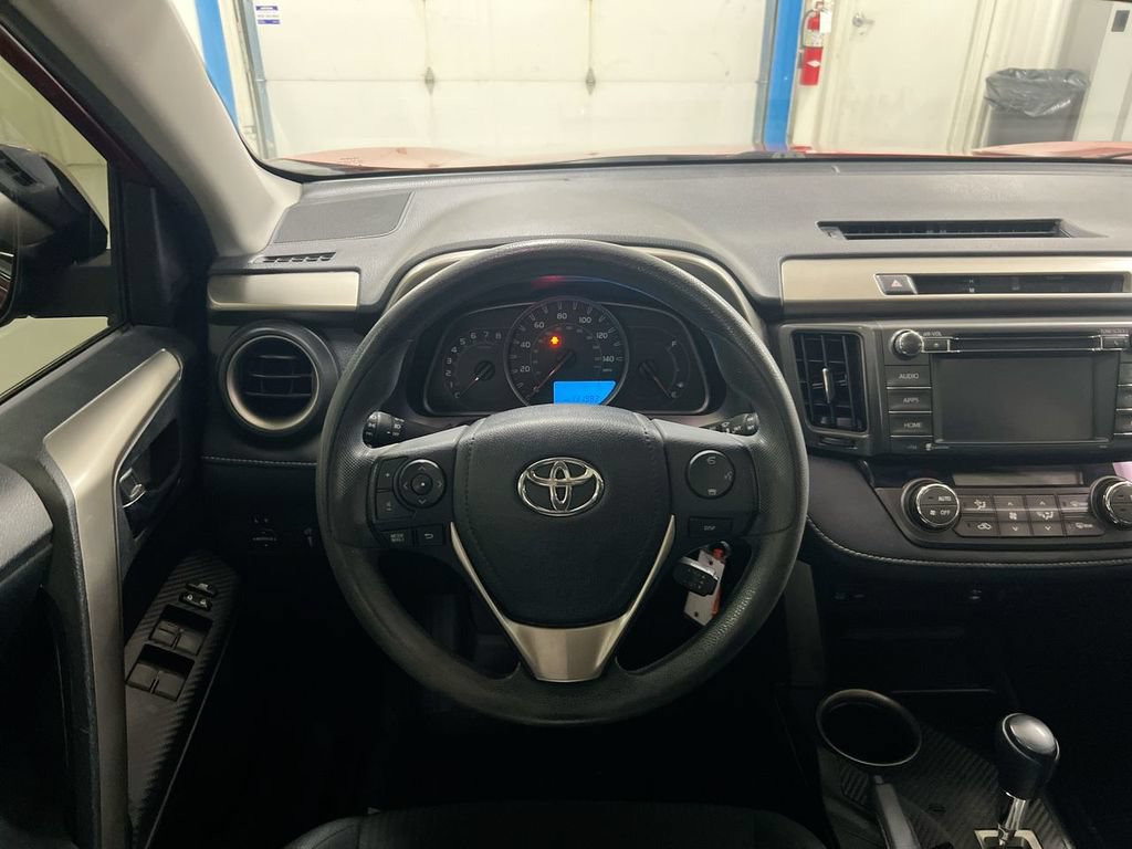 Used 2015 Toyota RAV4 XLE AWD/4WD image 11