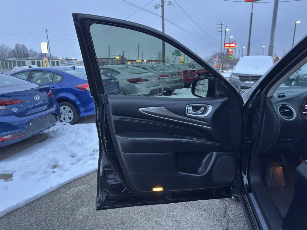 Used 2018 INFINITI QX60 FWD image 16