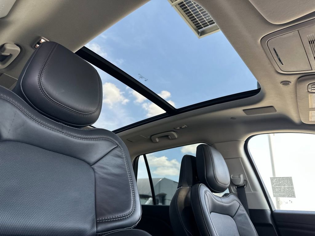 Certified 2025 Lincoln Aviator Reserve w/ Equipment Group 201A AWD/4WD image 17