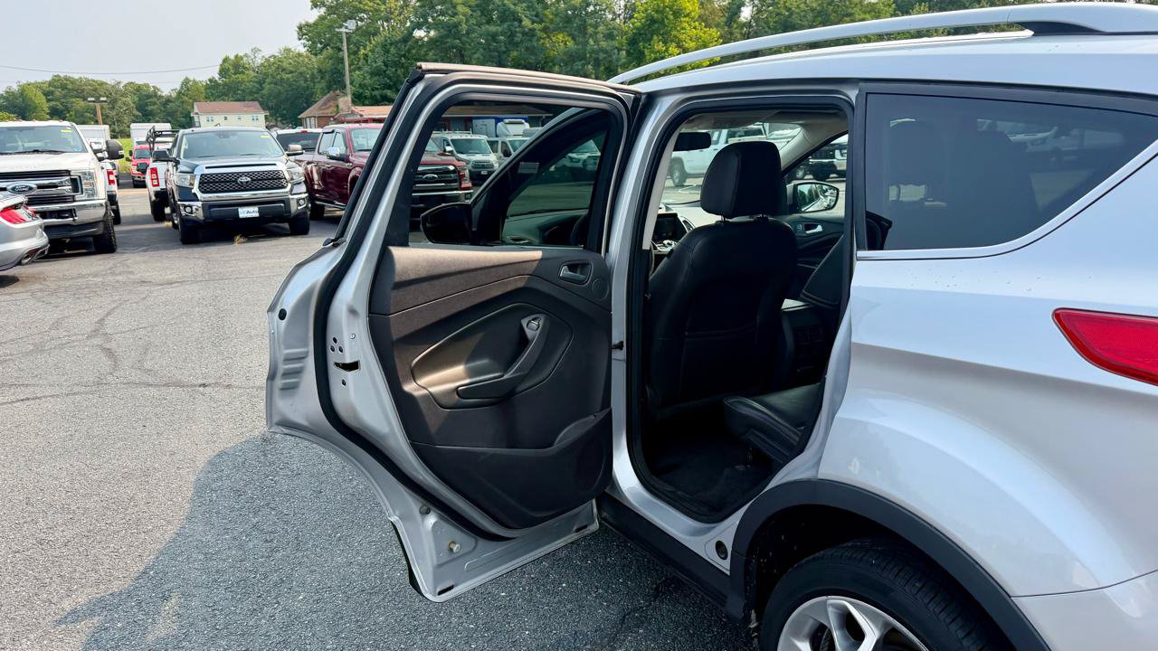 Used 2014 Ford Escape Titanium AWD/4WD image 16