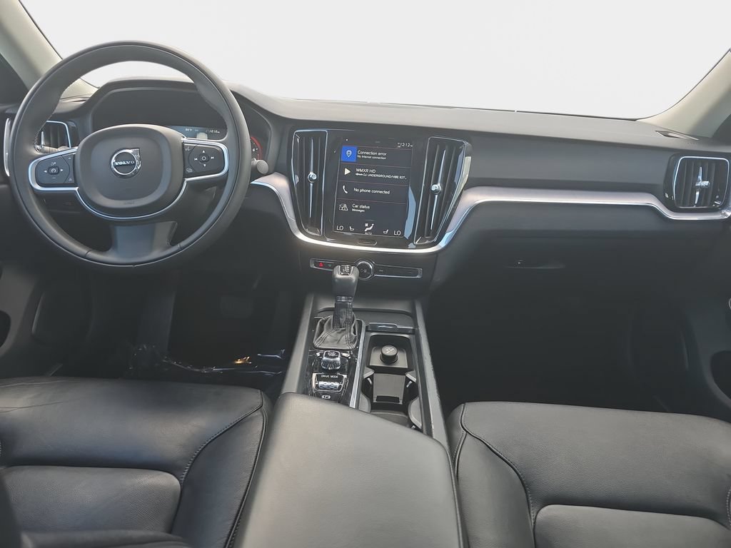 Used 2020 Volvo S60 T5 Momentum FWD image 10