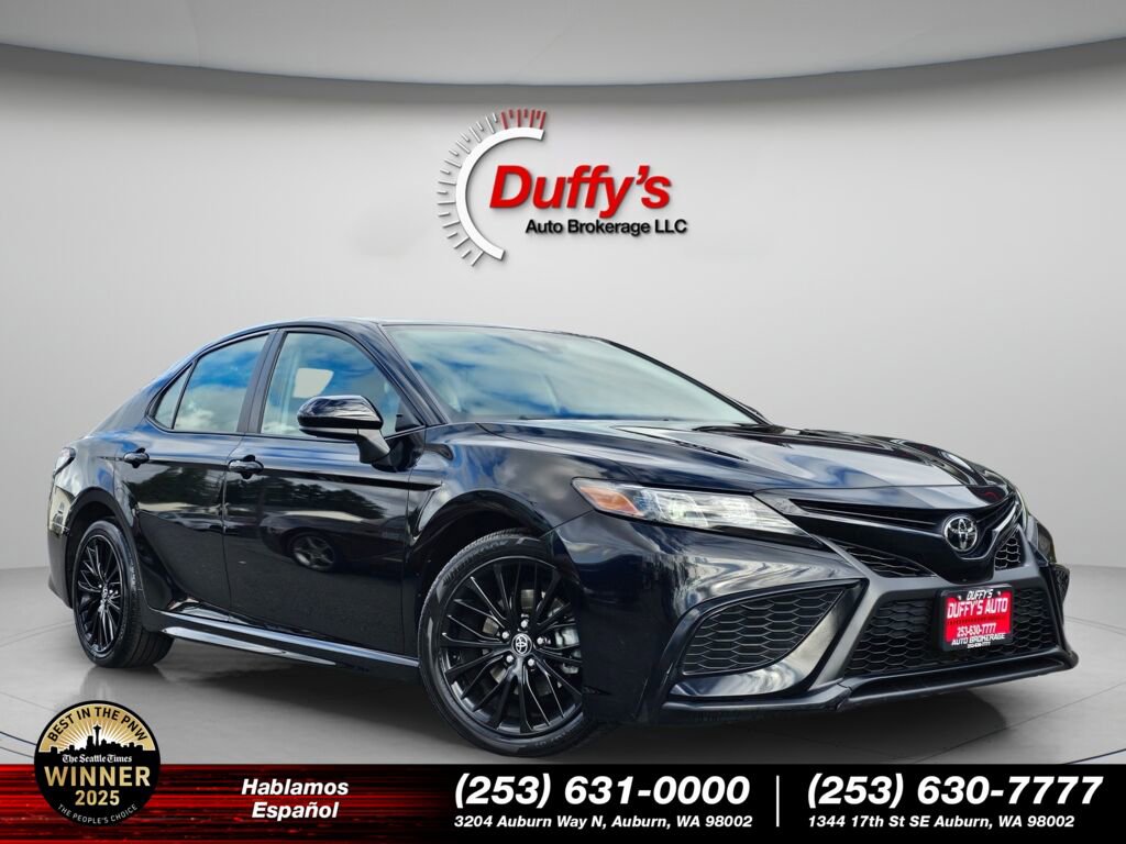 Used 2022 Toyota Camry SE image 1