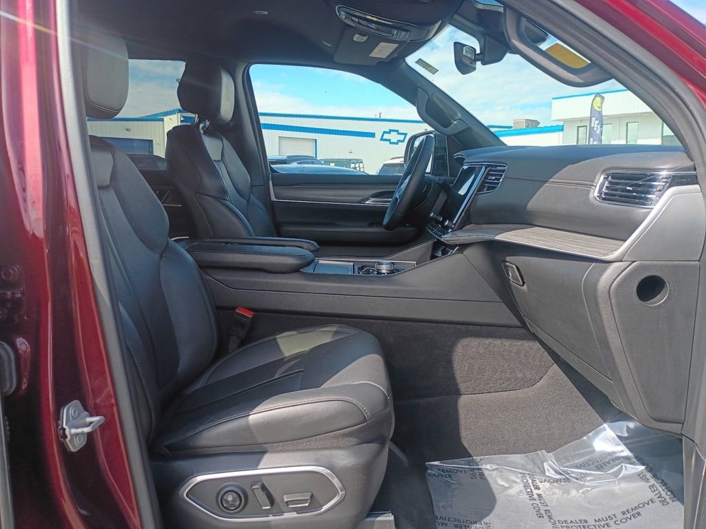 Used 2024 Jeep Wagoneer Series III image 16