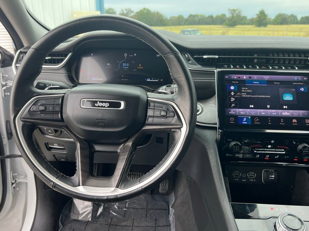 Used 2022 Jeep Grand Cherokee Limited image 20