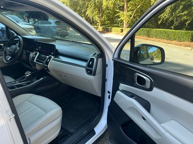 Used 2022 Kia Sorento S w/ Panoramic Sunroof Package FWD image 10