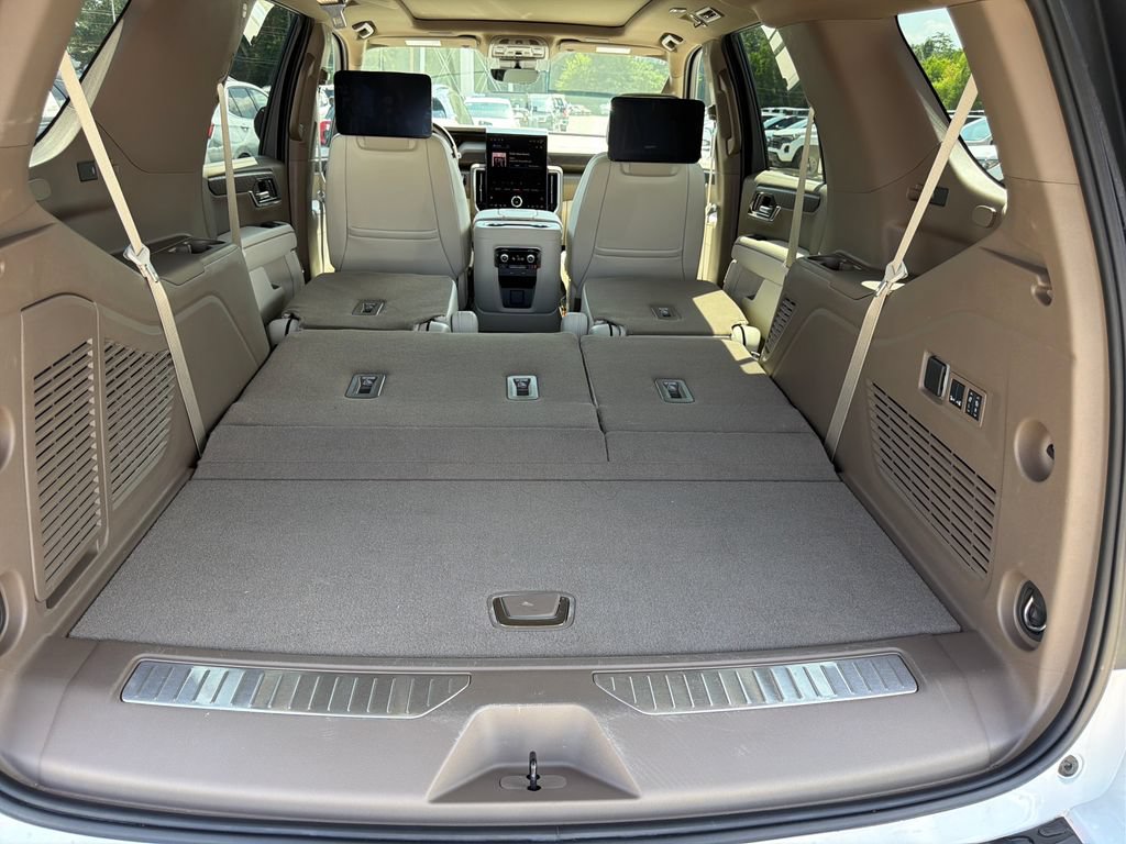 Used 2025 GMC Yukon Denali w/ Denali Reserve Package RWD image 34