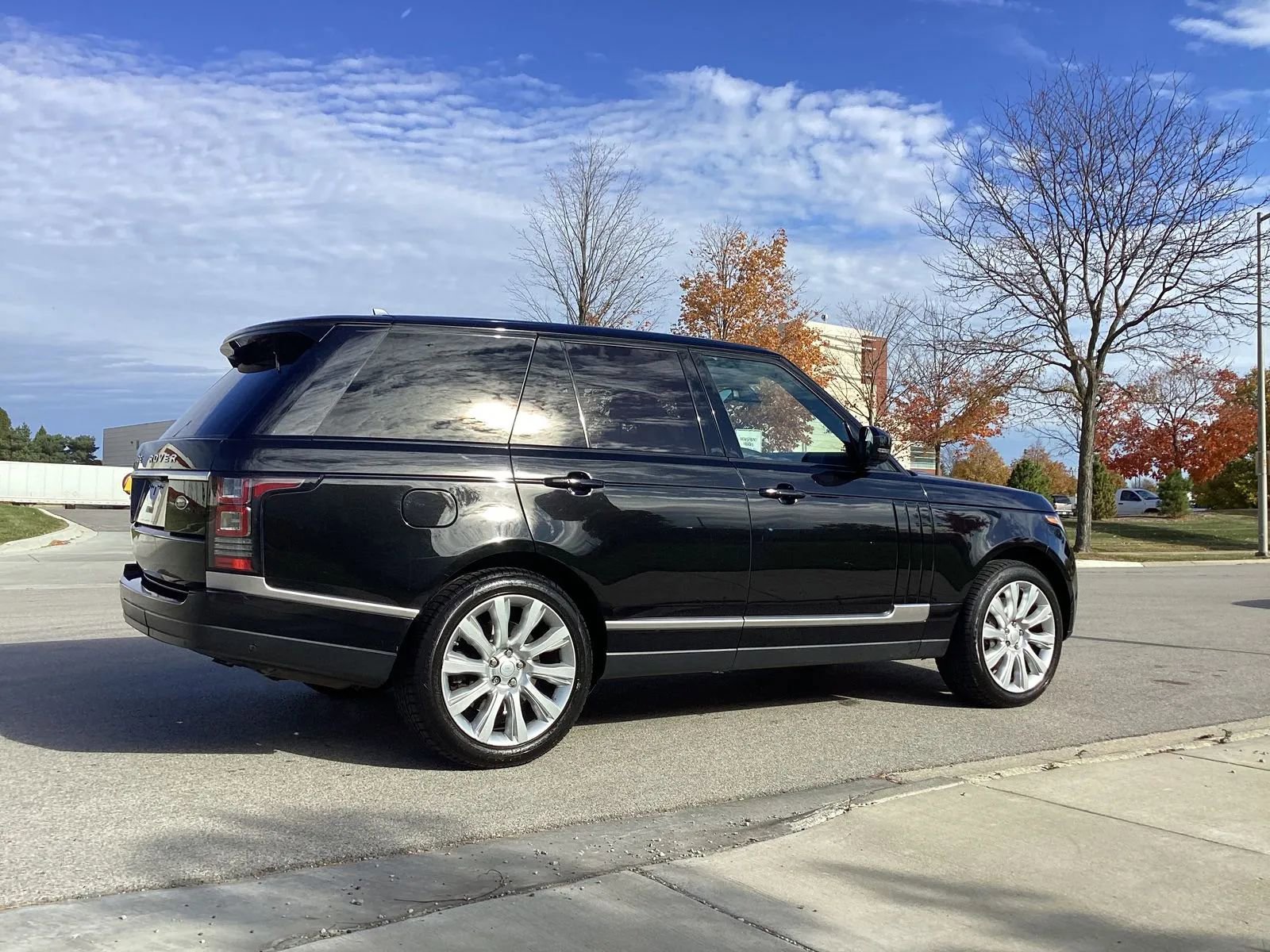 Used 2016 Land Rover Range Rover Supercharged image 6