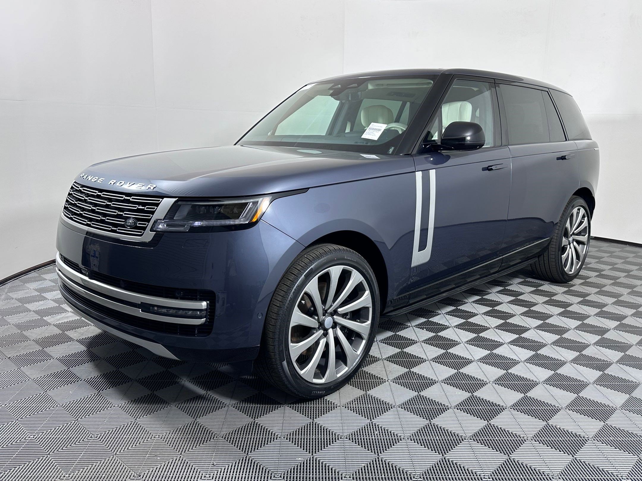 New 2025 Land Rover Range Rover Long Wheelbase Autobiography