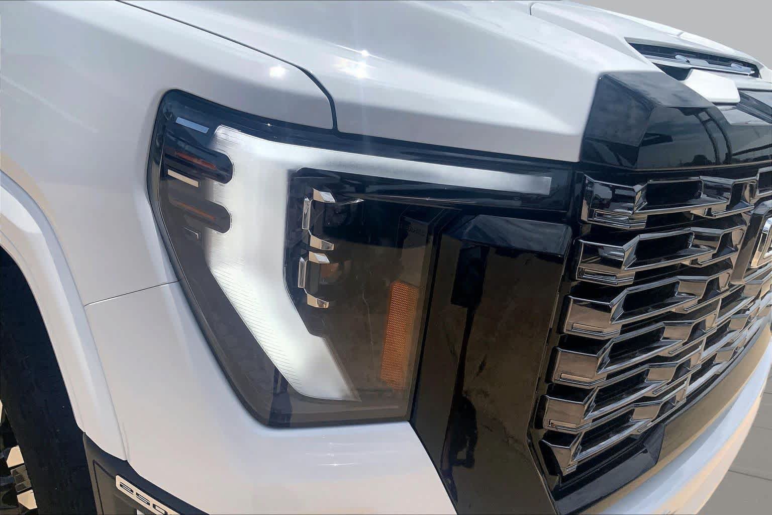 Certified 2025 GMC Sierra 2500 Denali Ultimate AWD/4WD image 27