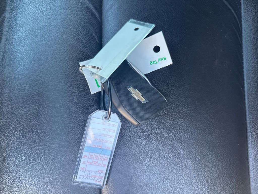 Used 2025 Chevrolet Suburban Z71 image 6