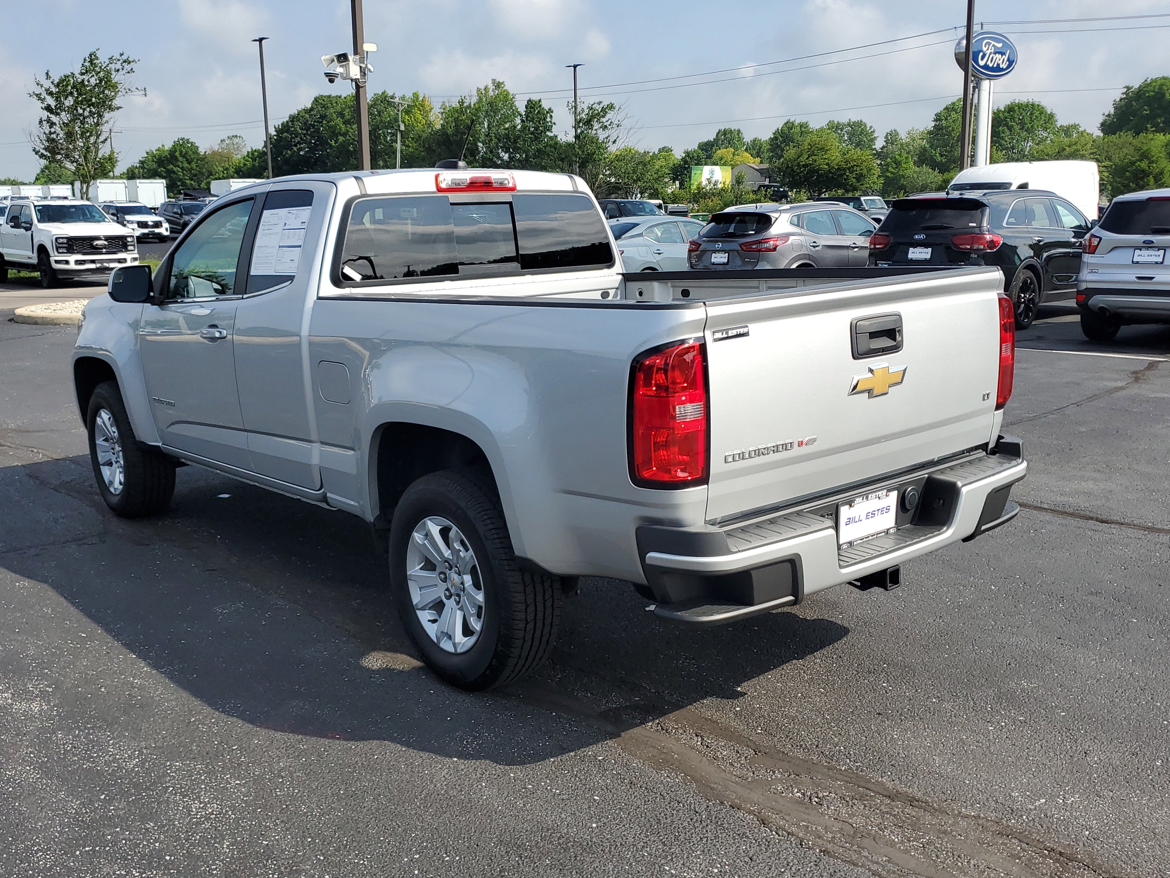 Used 2017 Chevrolet Colorado LT w/ LT Convenience Package RWD image 2