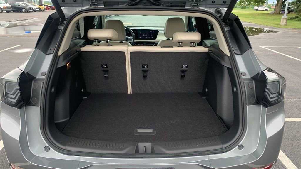 Used 2024 Buick Encore GX Avenir w/ Avenir Convenience Package image 17