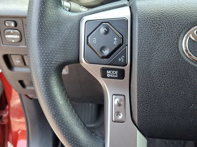 Used 2020 Toyota 4Runner SR5 AWD/4WD image 23