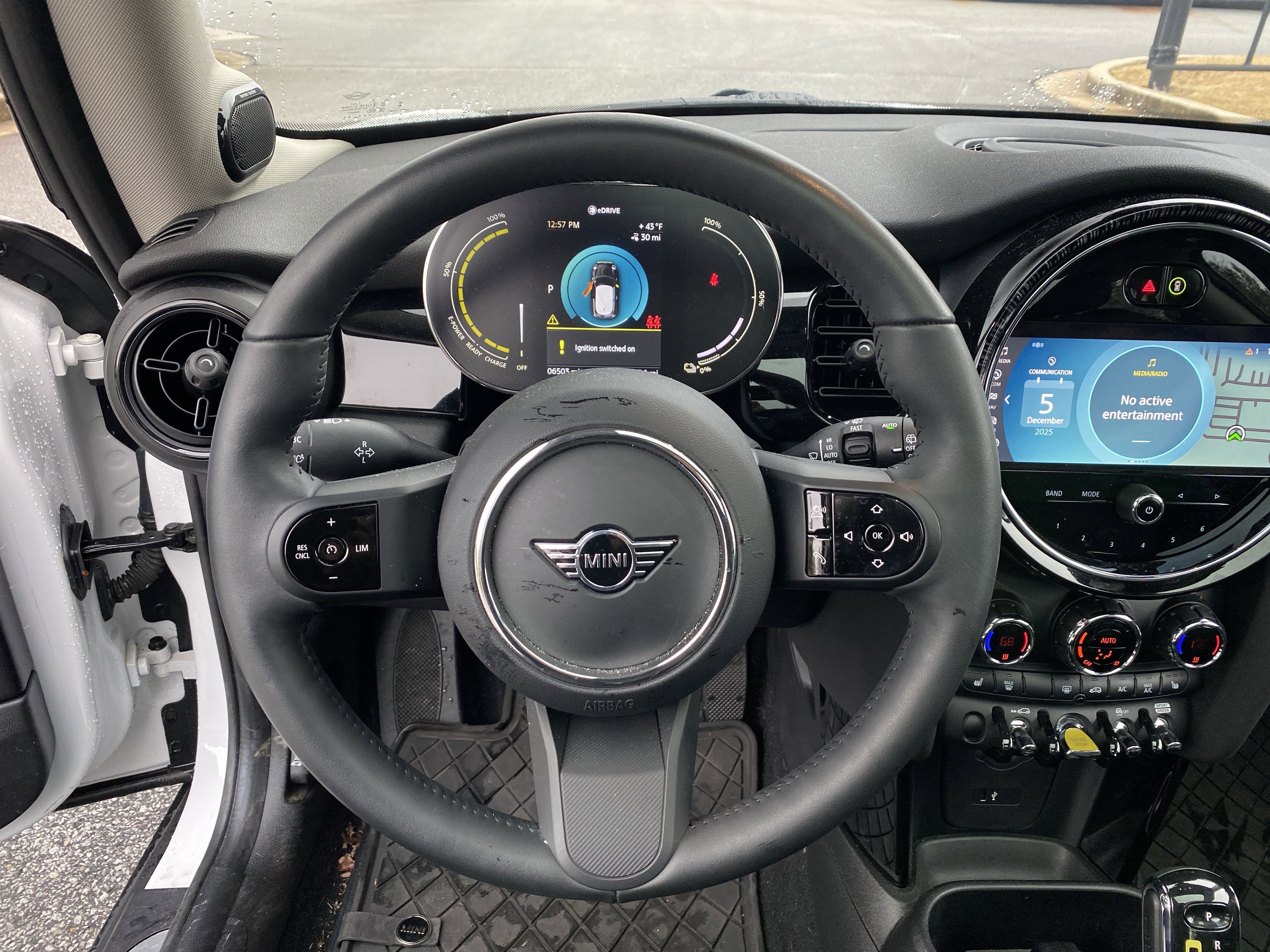 Certified 2024 MINI Cooper SE image 11