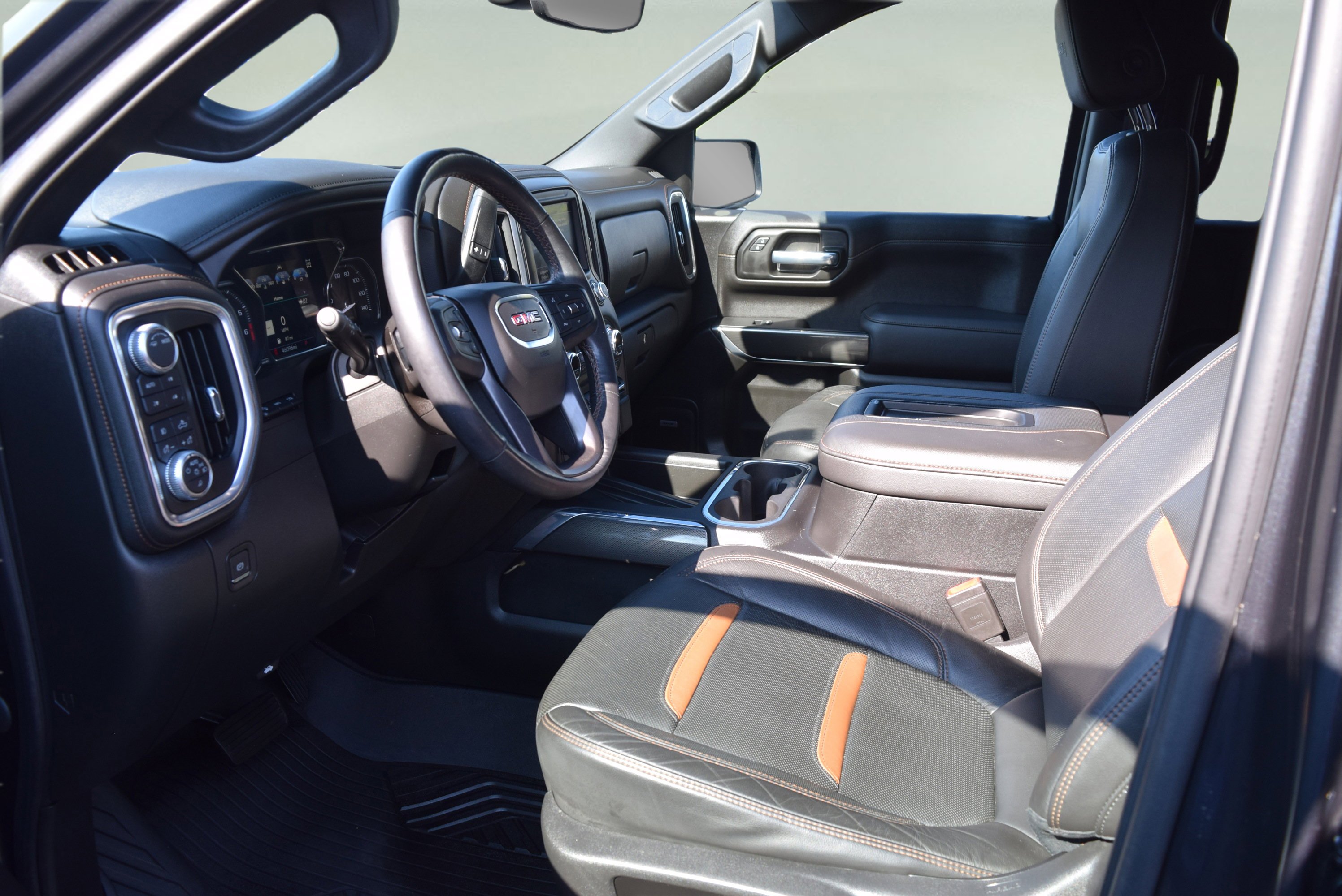 Used 2020 GMC Sierra 1500 AT4 w/ AT4 Premium Package AWD/4WD image 9