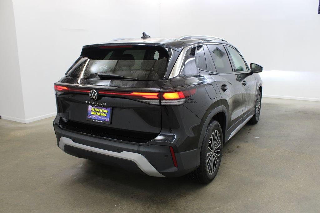 New 2026 Volkswagen Tiguan S FWD image 5