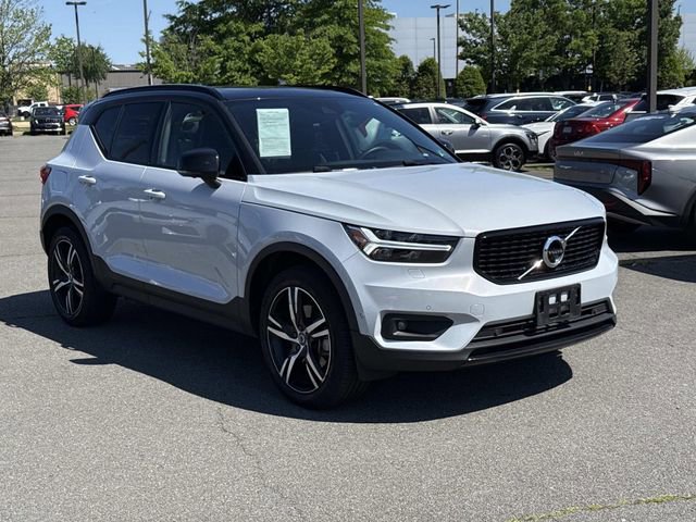 Used 2020 Volvo XC40 T4 R-Design