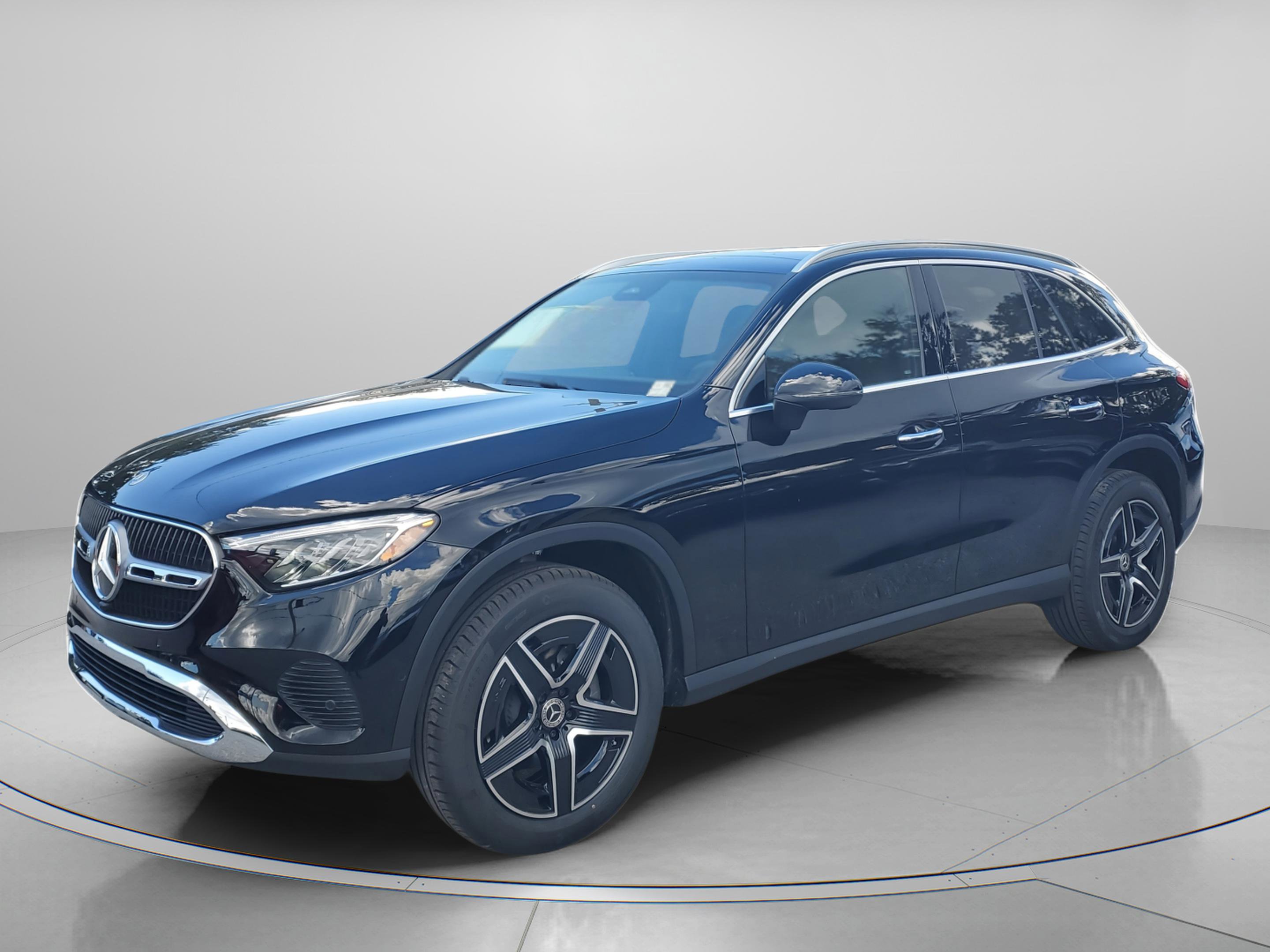 Certified 2026 Mercedes-Benz GLC 300 4MATIC image 2