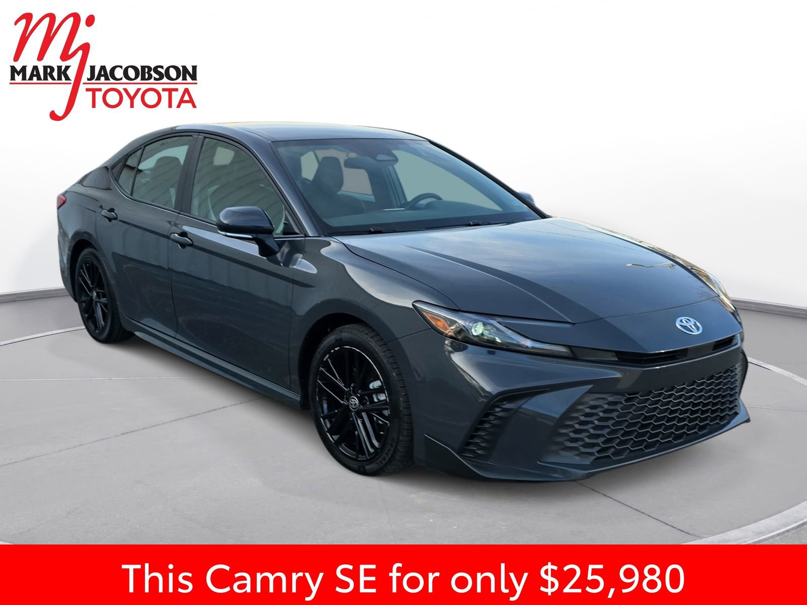 Used 2025 Toyota Camry SE image 5