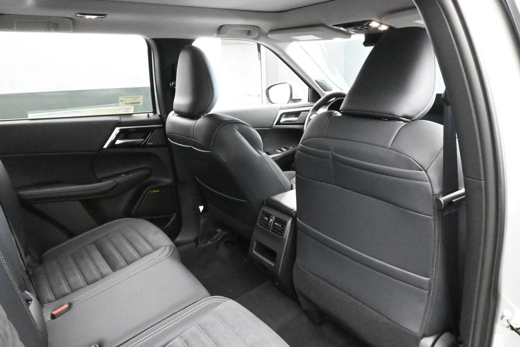New 2026 Mitsubishi Outlander SE FWD image 48