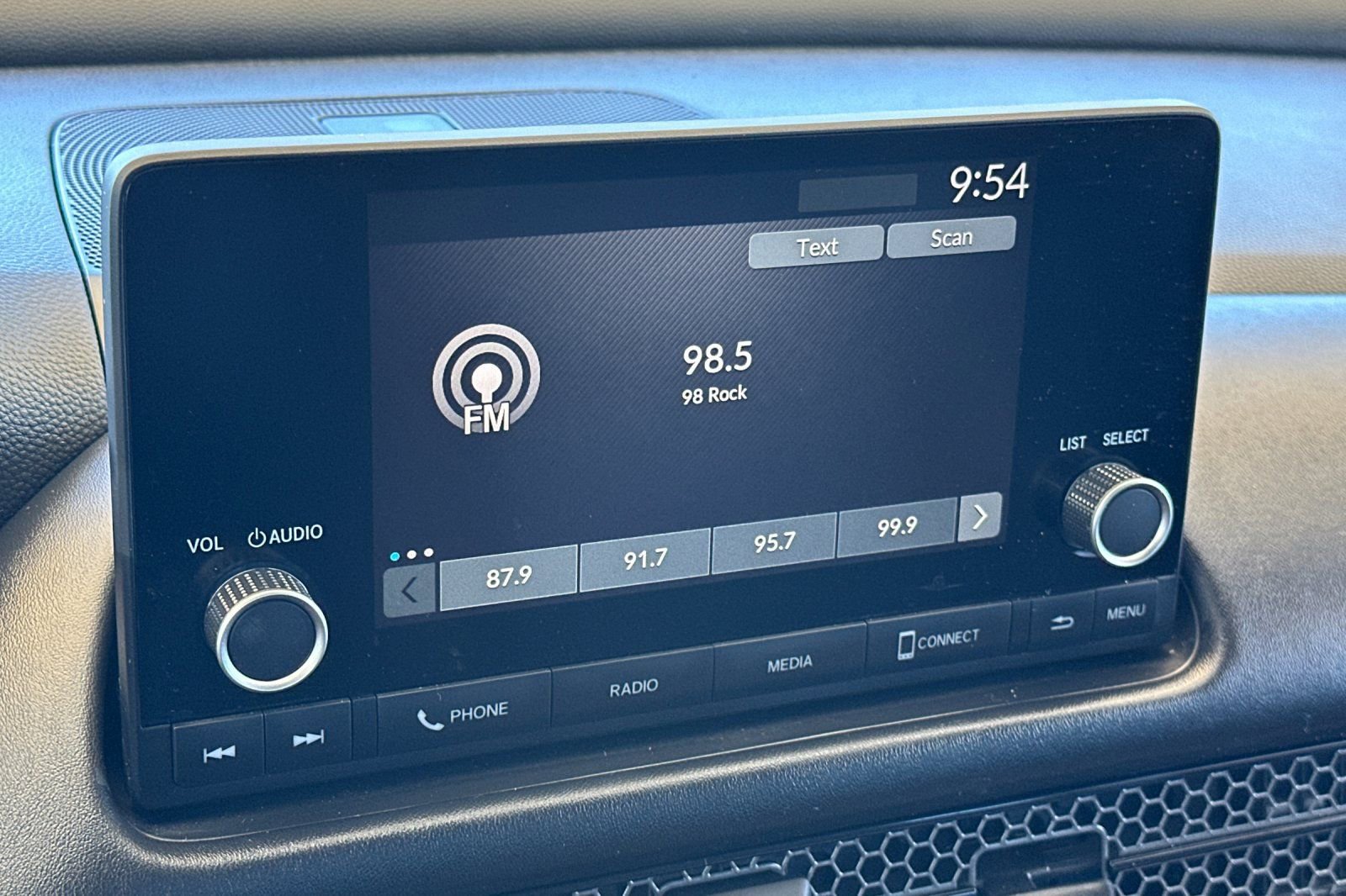 Certified 2025 Honda HR-V Sport image 18