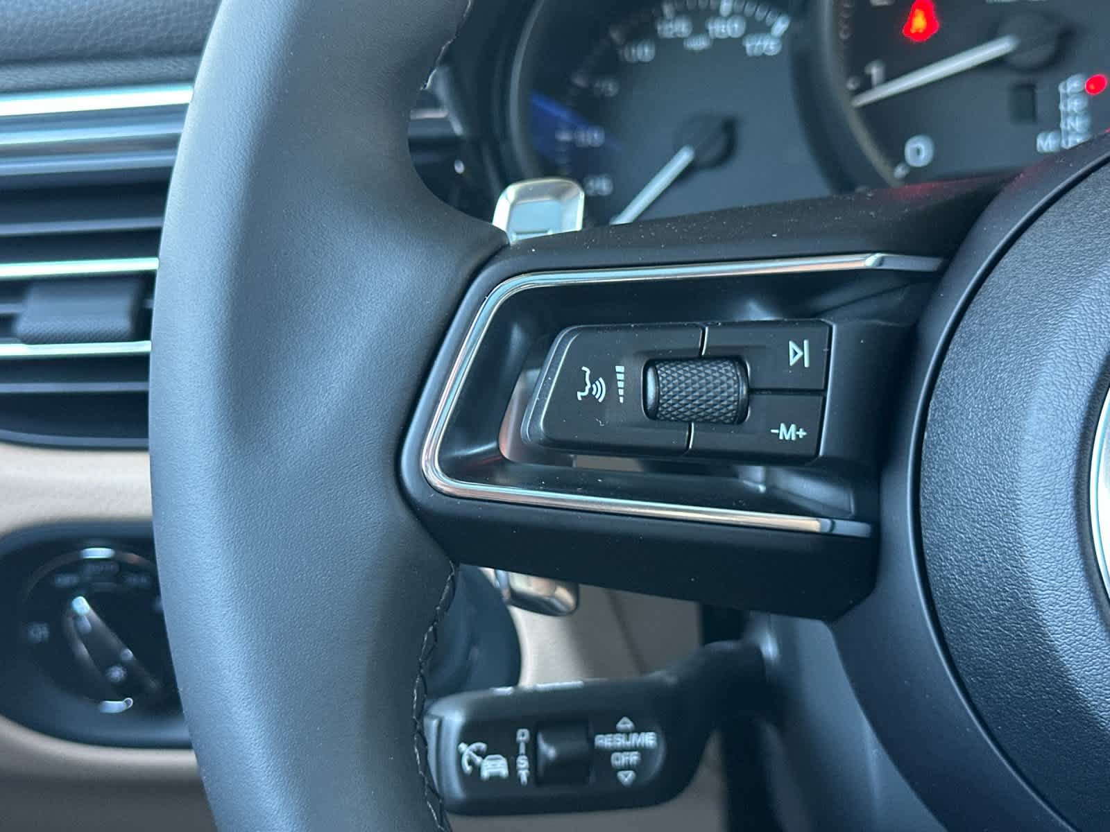 New 2026 Porsche Macan AWD/4WD image 27