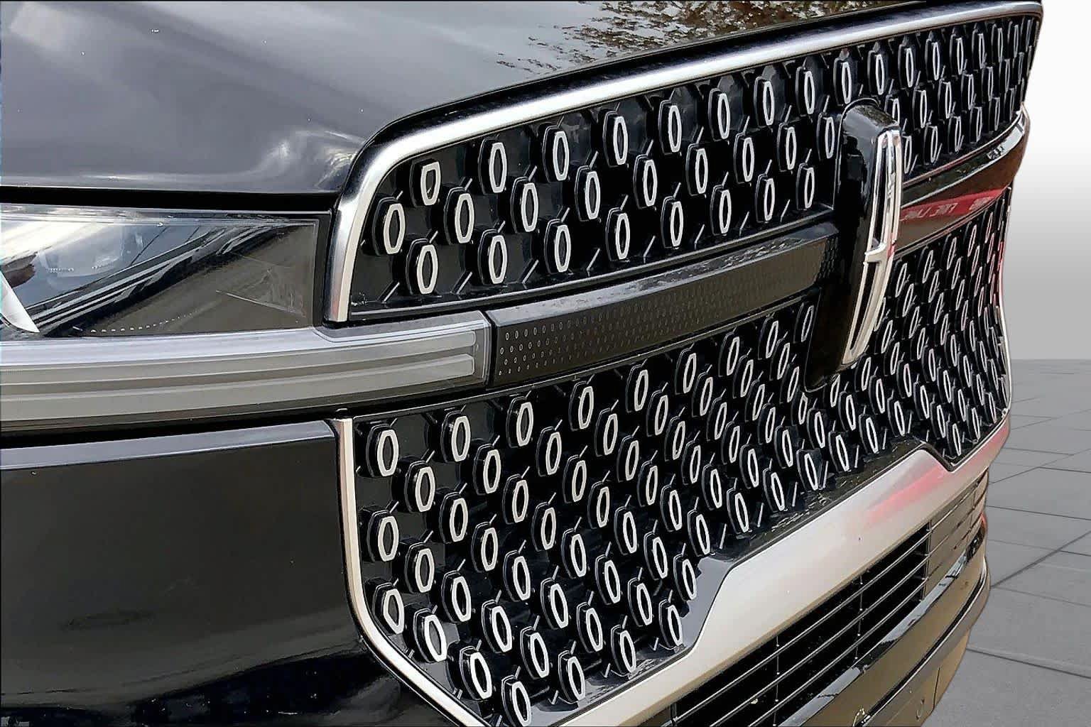 Used 2025 Lincoln Navigator Reserve AWD/4WD image 32