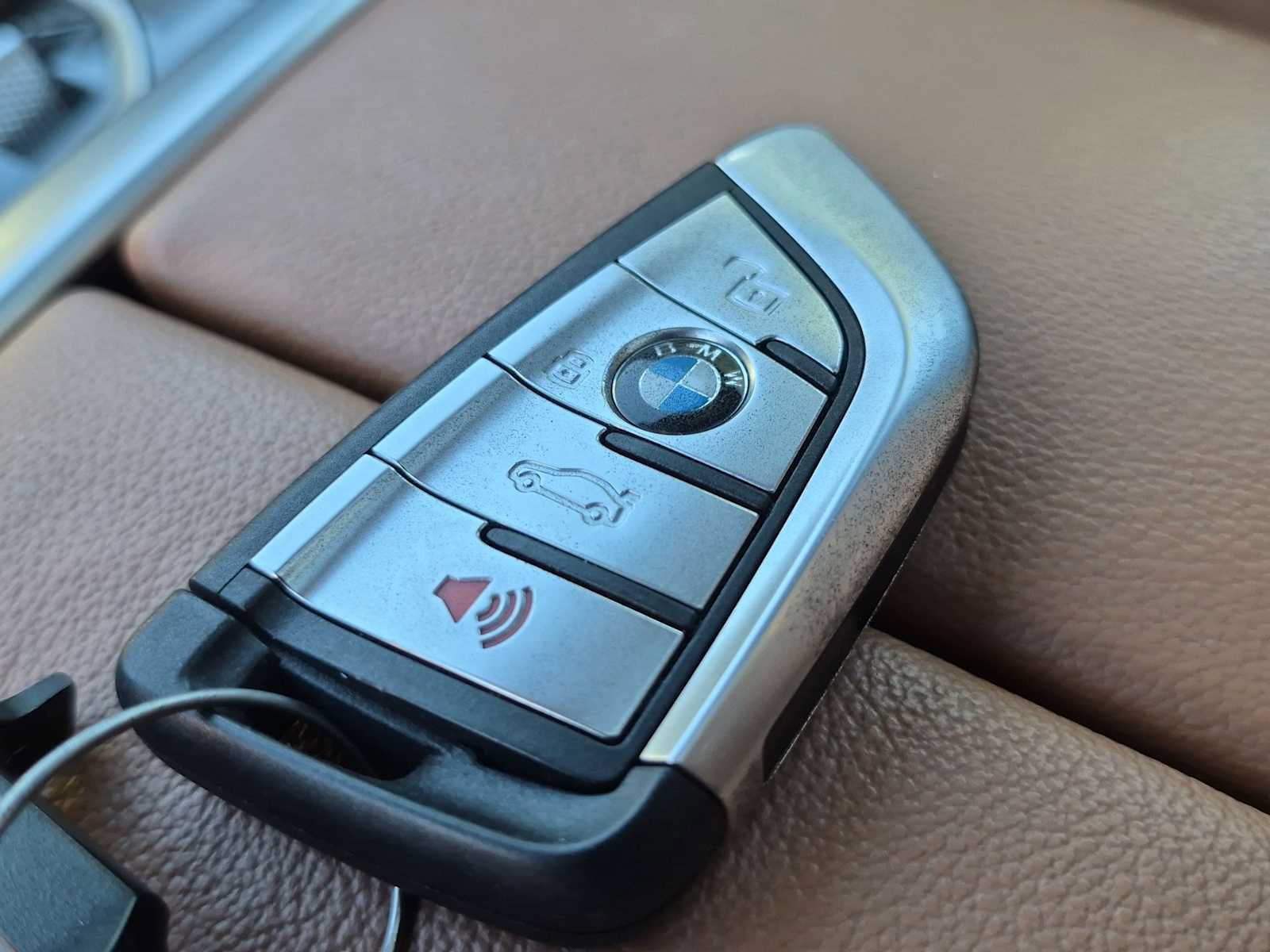 Used 2022 BMW X5 xDrive45e w/ Executive Package AWD/4WD image 37
