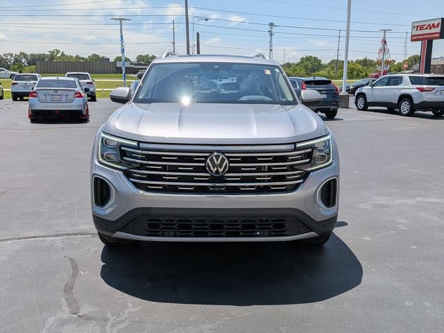 Used 2024 Volkswagen Atlas SEL AWD/4WD image 2