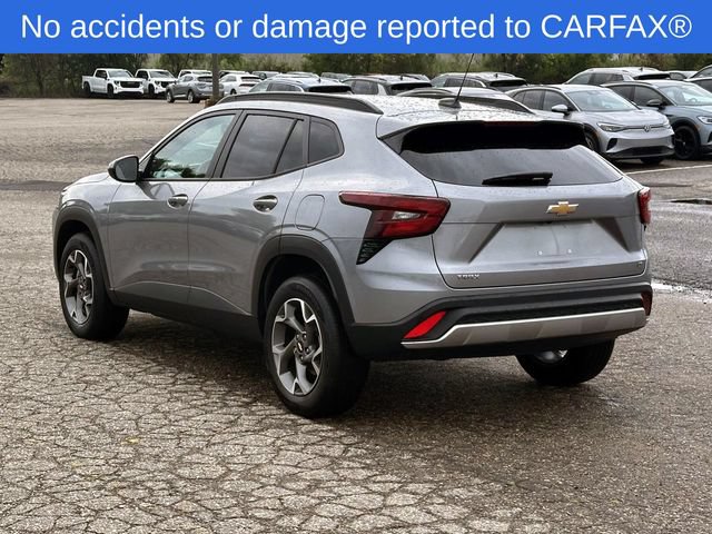 Certified 2024 Chevrolet Trax LT w/ LT Convenience Package FWD image 3