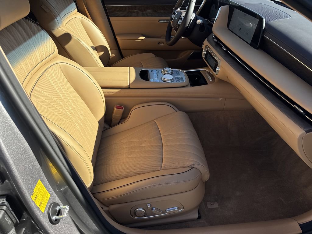 Used 2025 Genesis G90 3.5T image 13