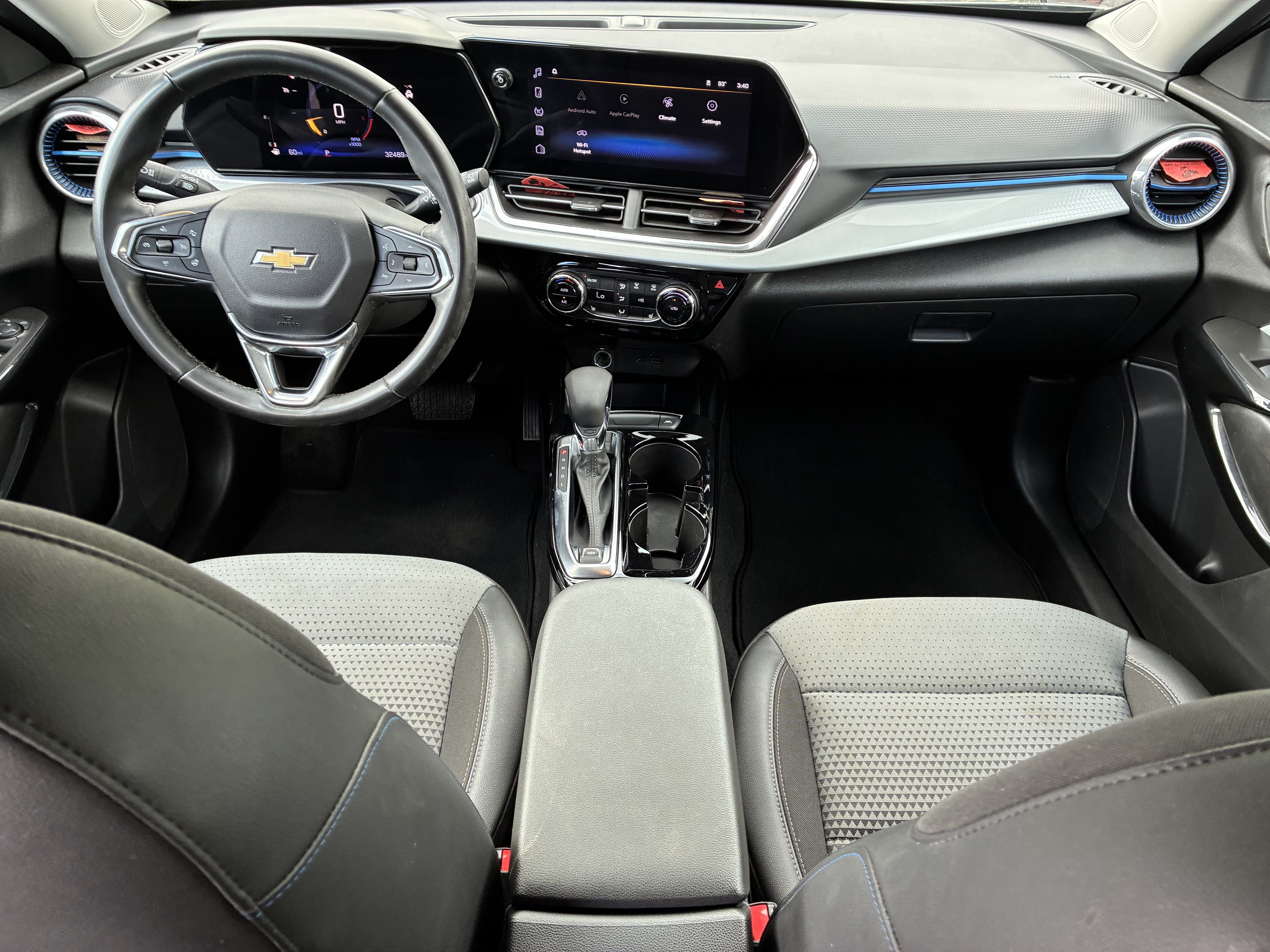 Used 2025 Chevrolet Trax LT w/ Driver Confidence Package FWD image 18