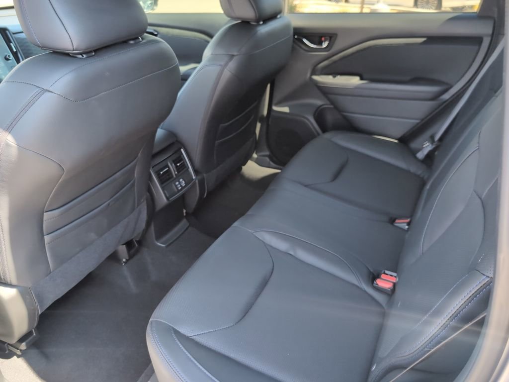 Used 2025 Subaru Forester Limited image 18