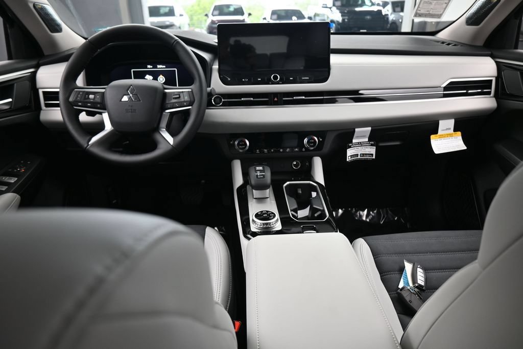 New 2026 Mitsubishi Outlander SE FWD image 44