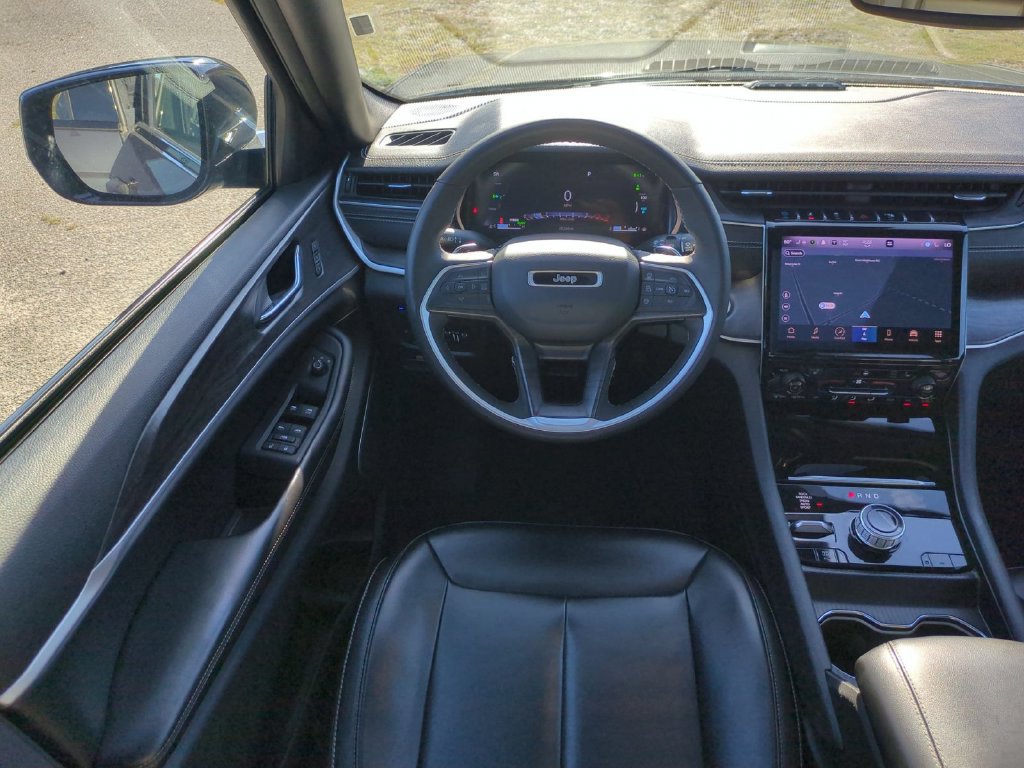 Used 2024 Jeep Grand Cherokee Limited 4xe AWD/4WD image 32