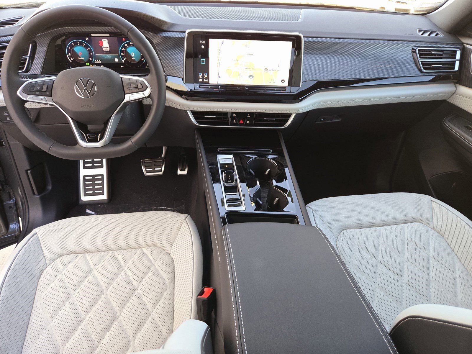 Used 2025 Volkswagen Atlas Cross Sport SEL Premium R-Line image 9