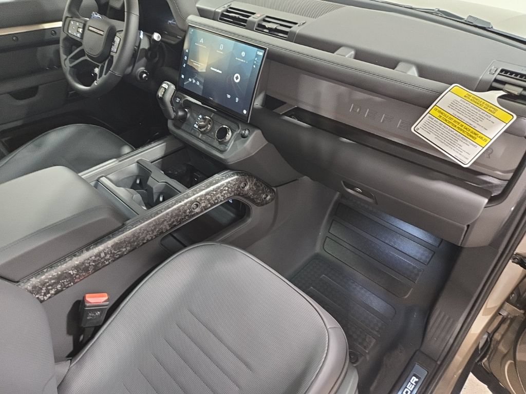 New 2026 Land Rover Defender 110 AWD/4WD image 29
