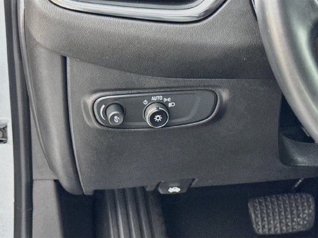 Used 2024 Chevrolet Equinox LT FWD image 14
